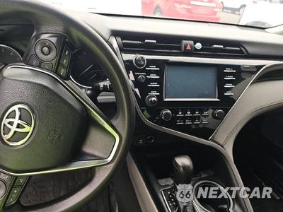 2018 Toyota Camry LE - zdjęcie 8 z 13 - miniatura