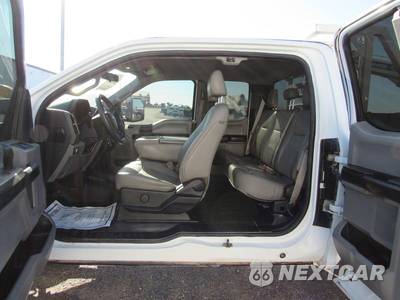 2019 Ford Super Duty F-350 Cab Chassis XL Extended Cab w/Rear Doors DRW - zdjęcie 26 z 40 - miniatura