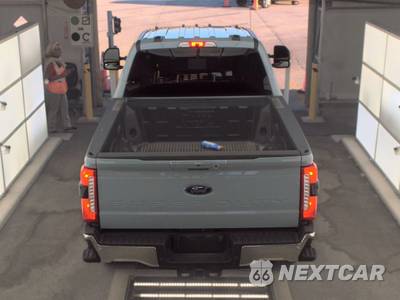 2025 Ford Super Duty F-250 Lariat Crew Cab Medium Bed - zdjęcie 5 z 21 - miniatura