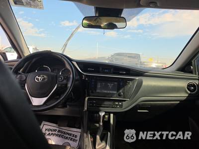 2017 Toyota Corolla SE Sedan - zdjęcie 11 z 36 - miniatura