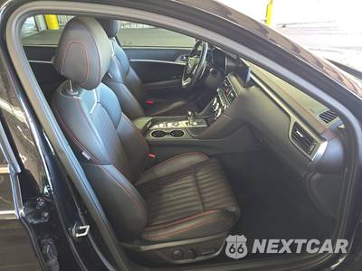 2023 Genesis G70 2.0T Standard - zdjęcie 8 z 29 - miniatura