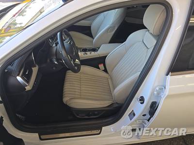 2023 Genesis G70 2.0T Standard - zdjęcie 7 z 31 - miniatura