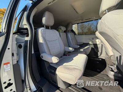 2023 Toyota Sienna LE 8-Passenger 120.5" WB - zdjęcie 18 z 39 - miniatura