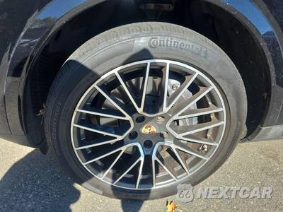 2023 Porsche Cayenne Coupe Platinum Edition - zdjęcie 8 z 28 - miniatura