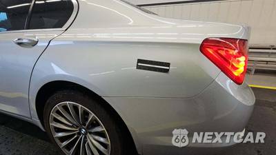 2011 BMW 7 Series Sedan 740i - zdjęcie 29 z 30 - miniatura