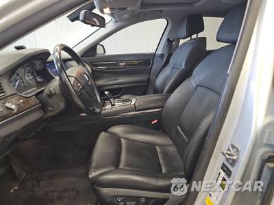 2011 BMW 7 Series Sedan 740i - zdjęcie 7 z 30 - miniatura
