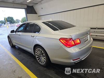 2011 BMW 7 Series Sedan 740i - zdjęcie 6 z 30 - miniatura