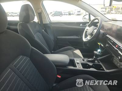 2025 Kia K5 LXS - zdjęcie 8 z 18 - miniatura