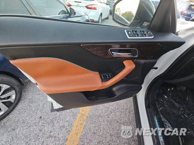 2018 Jaguar F-PACE Portfolio - zdjęcie 9 z 17 - miniatura