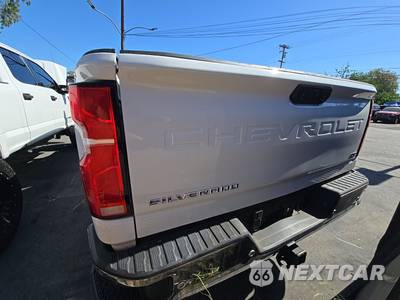 2024 Chevrolet Silverado 2500HD LTZ Crew Cab Medium Bed 1LZ - zdjęcie 5 z 22 - miniatura