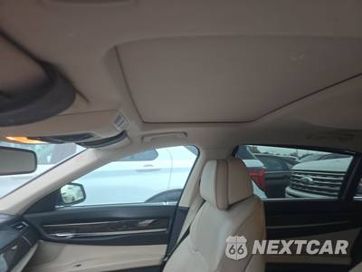 2009 BMW 7 Series Sedan 750Li - zdjęcie 18 z 19 - miniatura