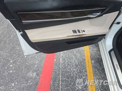 2009 BMW 7 Series Sedan 750Li - zdjęcie 9 z 19 - miniatura