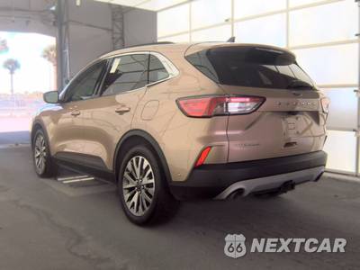 2020 Ford Escape Titanium - zdjęcie 6 z 25 - miniatura