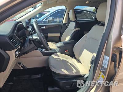 2020 Ford Escape Titanium - zdjęcie 7 z 25 - miniatura