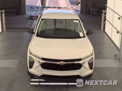 2026 Chevrolet Trax LS - zdjęcie 2 z 18 - miniatura