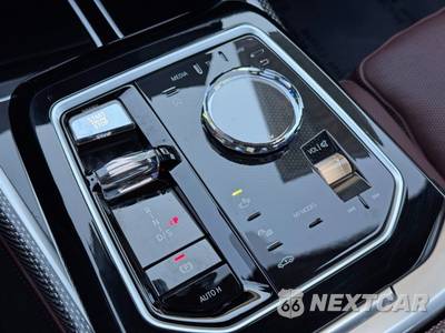 2023 BMW 7 Series Sedan 760i xDrive - zdjęcie 36 z 50 - miniatura