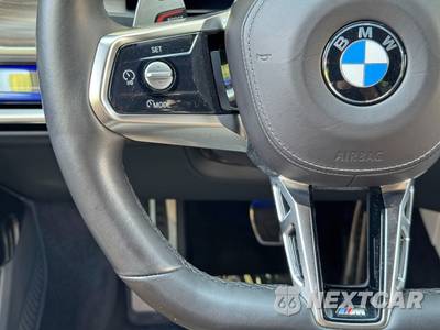 2024 BMW 7 Series 760i xDrive - zdjęcie 23 z 50 - miniatura