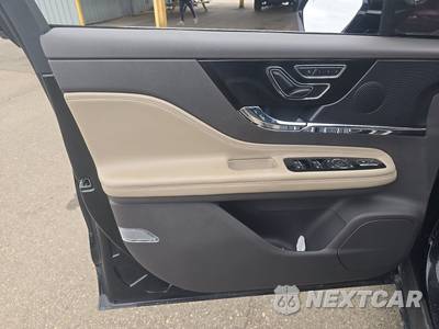 2023 Lincoln Corsair Reserve - zdjęcie 9 z 19 - miniatura