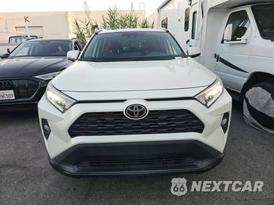 2021 Toyota RAV4 XLE Premium - zdjęcie 2 z 26 - miniatura