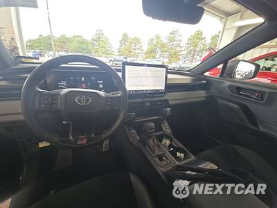 2026 Toyota RAV4 Plug-In Hybrid GR Sport - zdjęcie 11 z 23 - miniatura