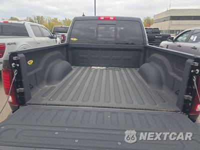 2022 Ram 1500 Classic Warlock Crew Cab Short Bed - zdjęcie 16 z 18 - miniatura