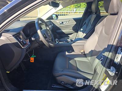 2025 Volvo V60 Cross Country B5 Plus - zdjęcie 7 z 21 - miniatura