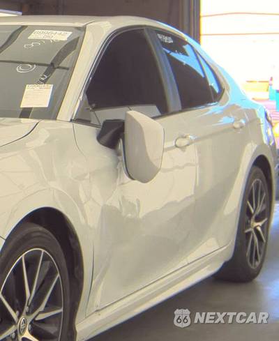 2022 Toyota Camry SE - zdjęcie 40 z 50 - miniatura