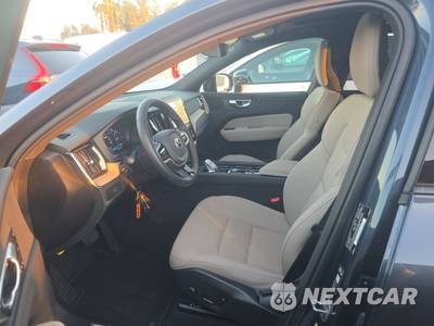 2026 Volvo XC60 B5 Plus - zdjęcie 7 z 28 - miniatura