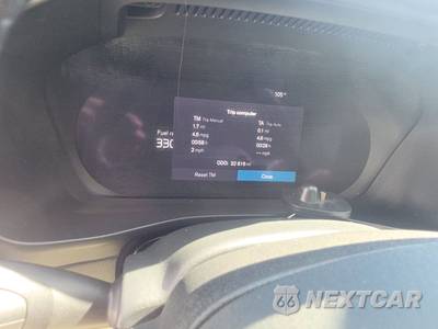 2024 Volvo XC40 B5 Ultimate Dark Theme - zdjęcie 12 z 38 - miniatura