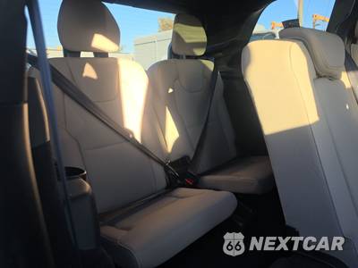 2026 Volvo XC90 B6 Plus 7-Passenger - zdjęcie 14 z 32 - miniatura