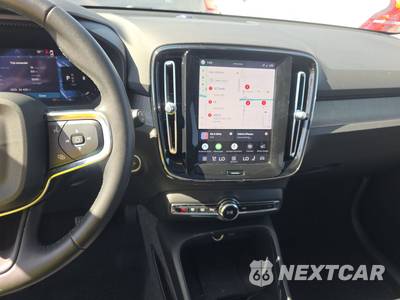 2024 Volvo XC40 B5 Core Dark Theme - zdjęcie 11 z 30 - miniatura