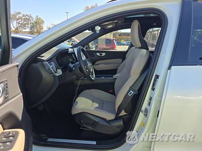 2026 Volvo XC60 B5 Plus - zdjęcie 7 z 25 - miniatura