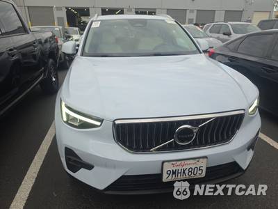 2024 Volvo XC40 B5 Plus Bright Theme - zdjęcie 2 z 35 - miniatura