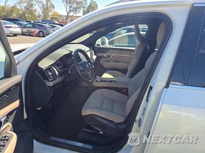 2026 Volvo XC90 B6 Plus 7-Passenger - zdjęcie 7 z 29 - miniatura