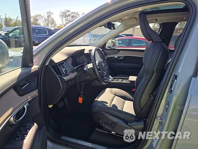 2026 Volvo XC90 B6 Plus 7-Passenger - zdjęcie 7 z 31 - miniatura