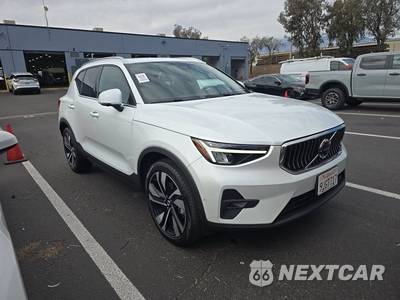 2023 Volvo XC40 B5 Plus Bright Theme - zdjęcie 3 z 25 - miniatura