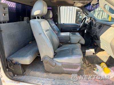 2012 Ford Super Duty F-550 Cab Chassis XL Extended Cab w/Rear Doors DRW - zdjęcie 22 z 25 - miniatura