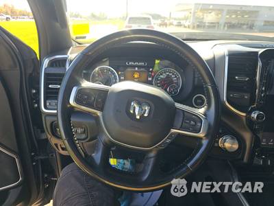 2022 Ram 1500 Laramie Crew Cab Short Bed - zdjęcie 10 z 30 - miniatura