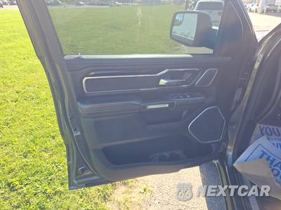 2022 Ram 1500 Laramie Crew Cab Short Bed - zdjęcie 9 z 30 - miniatura