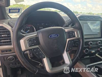 2022 Ford Super Duty F-250 Lariat Crew Cab Medium Bed - zdjęcie 10 z 35 - miniatura