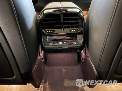2025 BMW iX xDrive50 - zdjęcie 29 z 52 - miniatura