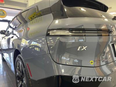 2025 BMW iX xDrive50 - zdjęcie 14 z 52 - miniatura