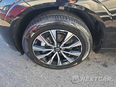 2025 Volvo XC60 B5 Core - zdjęcie 8 z 23 - miniatura