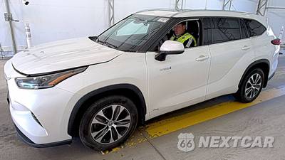 2021 Toyota Highlander Hybrid XLE - zdjęcie 1 z 27 - miniatura