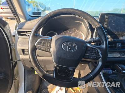 2021 Toyota Highlander Hybrid XLE - zdjęcie 10 z 27 - miniatura