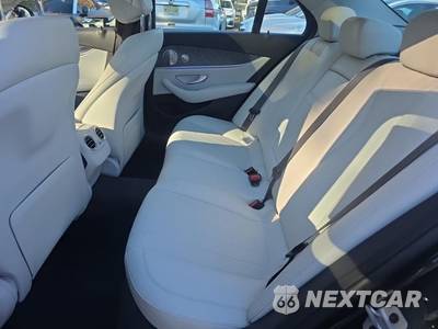2022 Mercedes-Benz E 350 4MATIC Sedan - zdjęcie 16 z 25 - miniatura
