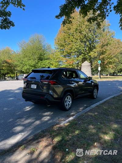 2019 Toyota RAV4 LE - zdjęcie 4 z 14 - miniatura