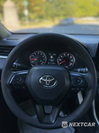 2019 Toyota RAV4 LE - zdjęcie 12 z 14 - miniatura