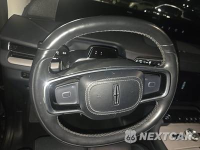 2025 Lincoln Navigator Reserve - zdjęcie 10 z 38 - miniatura