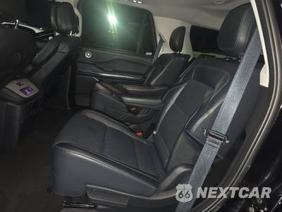 2025 Lincoln Navigator Reserve - zdjęcie 13 z 38 - miniatura
